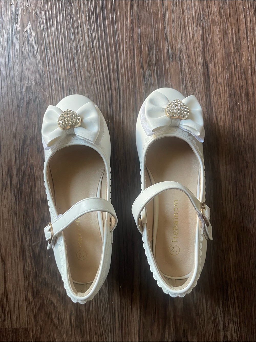 Girls Ivory Bow Mary Jane Dress Shoes with Rhinestone Heart